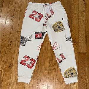 NWT Mens Jordan Joggers size Large